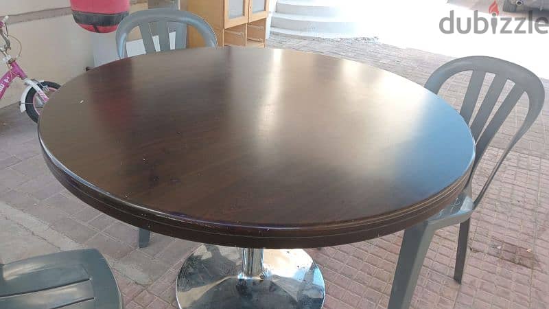 dinning. table.  sale 4