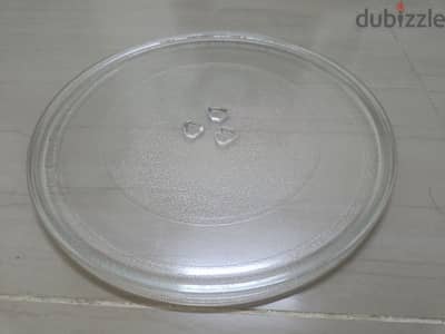 Glass plate for microwave