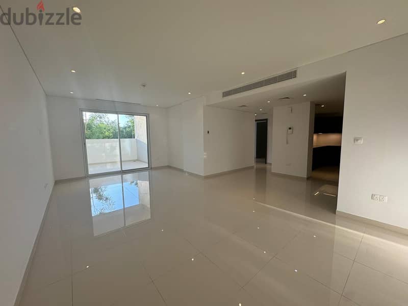 2 BR Beautiful Apartment in Al Mouj - The Gardens (TG4) 4