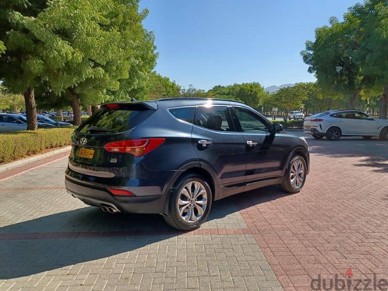 Hyundai santafe model 2014 (OMAN GCC) good condition for sale 6