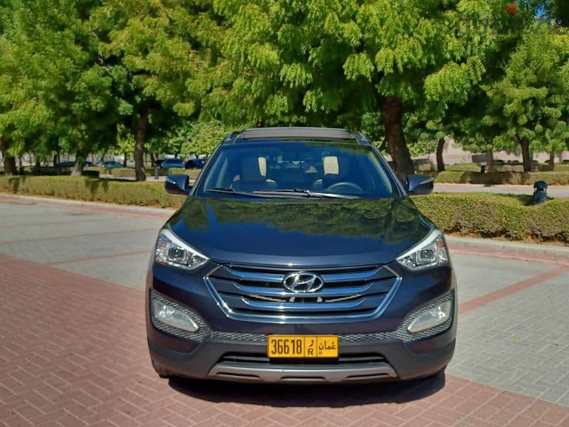 Hyundai santafe model 2014 (OMAN GCC) good condition for sale 16