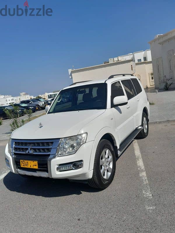 Mitsubishi Pajero 2017 1