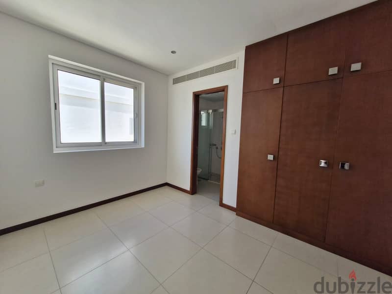 2 BR + 1 Maid’s Room Elegant Apartment in Madinat Sultan Qaboos 6