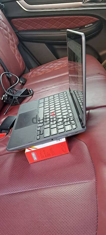 Lenovo Chromebook 4gb 32gb foldable flip 4