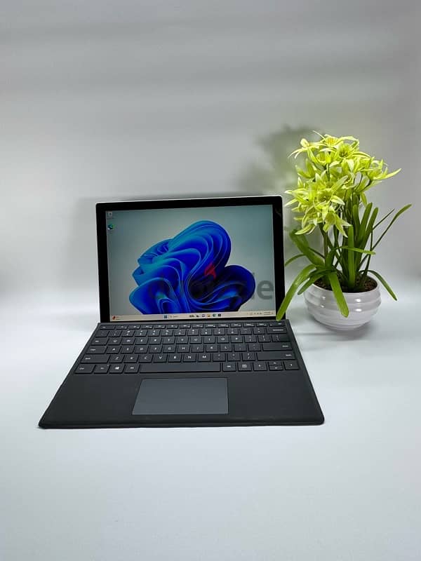 Microsoft Surface Pro 7 +, i7 11th, 16gb ram, 256gb ssd 1