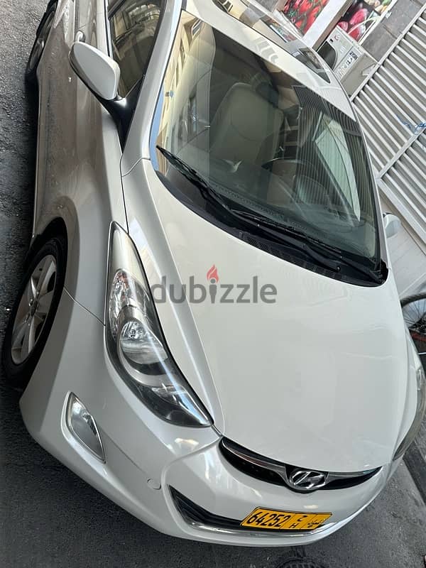 Hyundai Elantra 2012 1