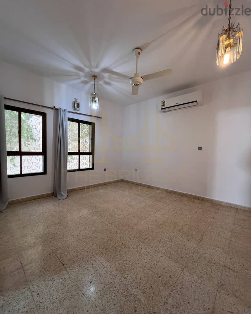 MADINAT QABOOS | CLASSIC 4BR VILLA FOR RENT 4