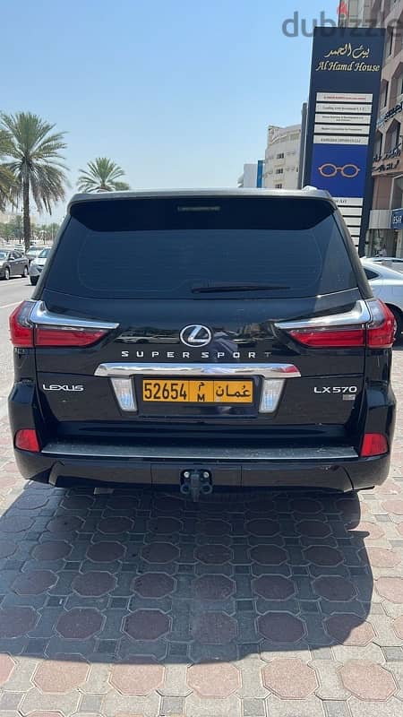 Lexus LX 570 2017 1