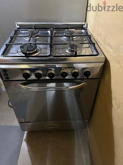 cooker with 4 burner