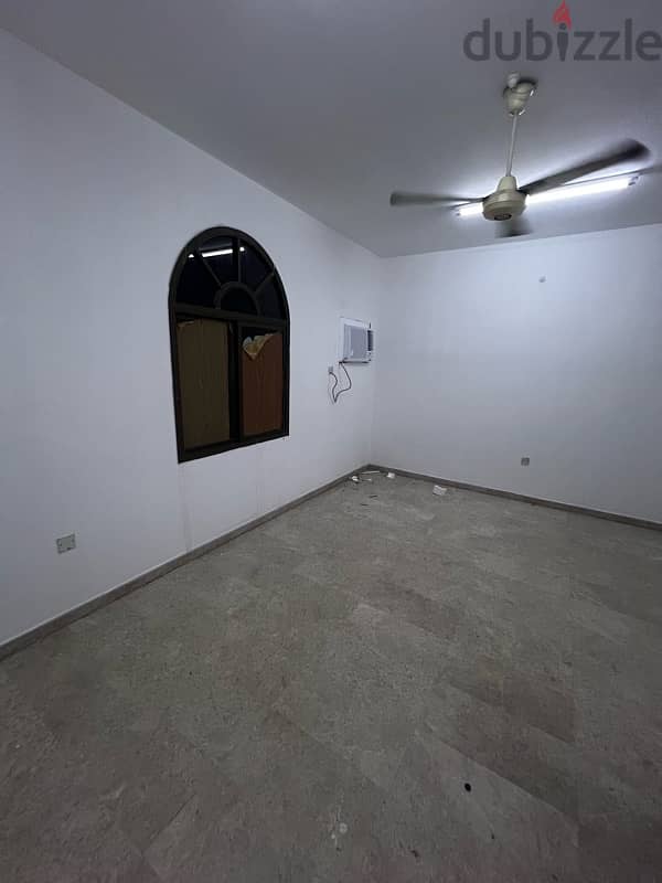 2 room 2 toilet +kitchen flat in second floor alloudh market 0