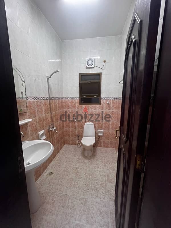 2 room 2 toilet +kitchen flat in second floor alloudh market 5