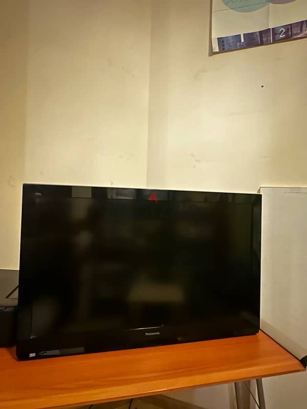 Panasonic TH-L32C5 32" VIERA Multisystem LCD TV 3