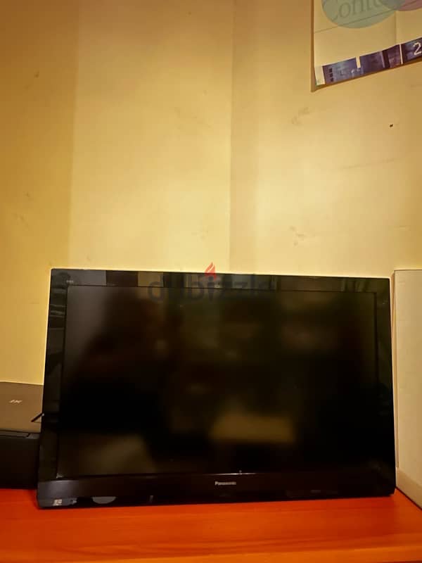 Panasonic TH-L32C5 32" VIERA Multisystem LCD TV 4