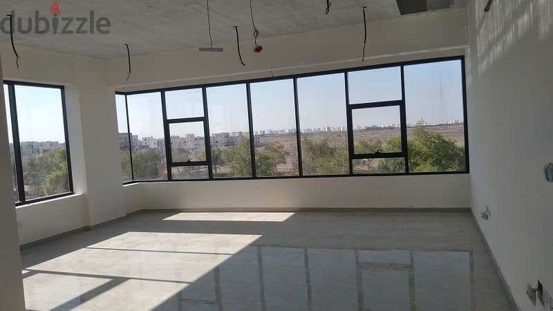 office for rent مكتب للايجار 7