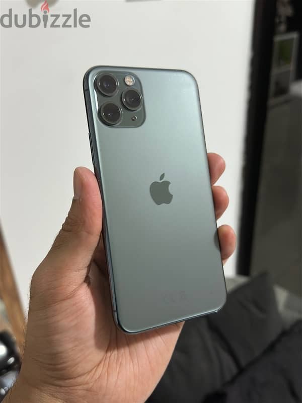 IPhone 11 Pro , 256 GB , 96% battery green color 1