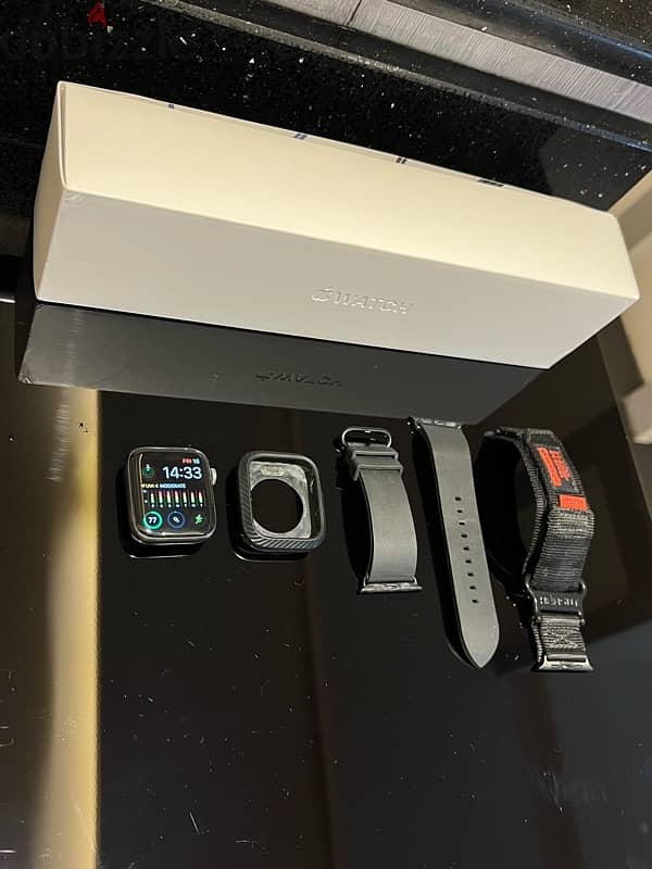 Apple Watch Series 5 - 44mm 3