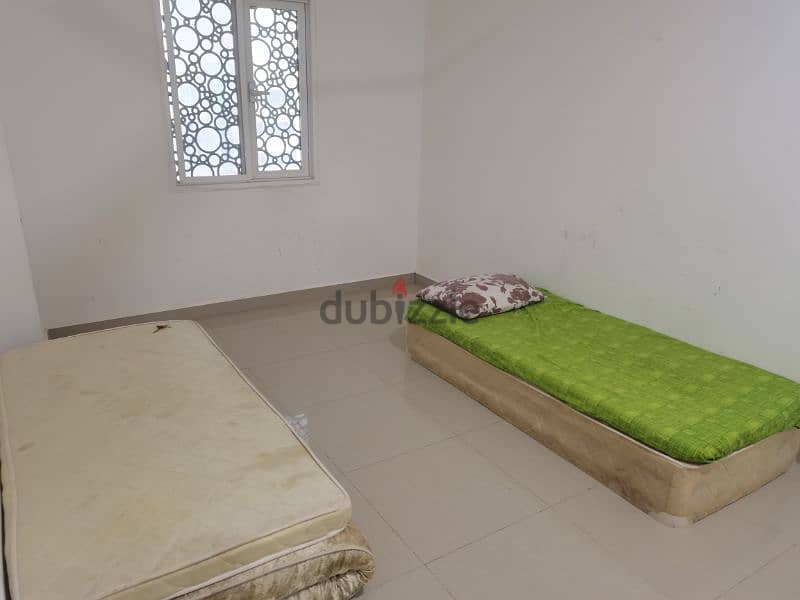 Bed space for bachelors Near Nesto 1