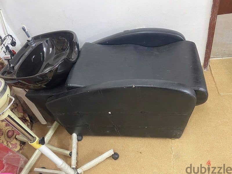 Hair Washing Salon Chair with Seat& Adjustable Basin Comfort for Salon 1