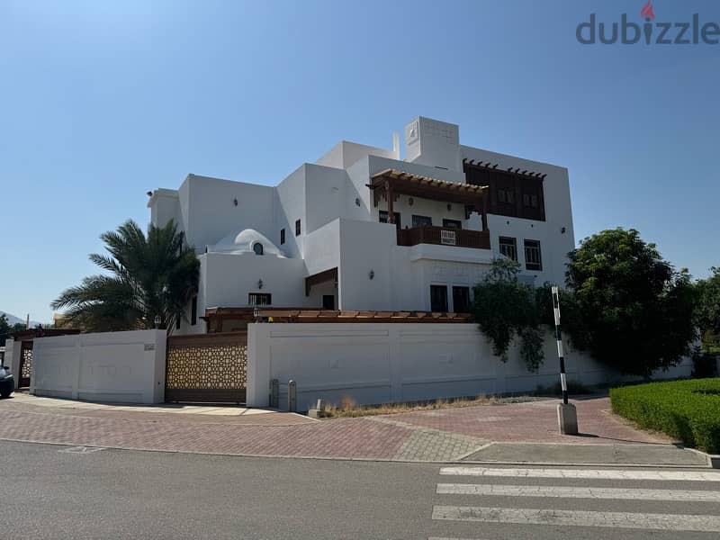 Highly recommended for 4+1BR twin villa near by the sea shatti Qurum 9