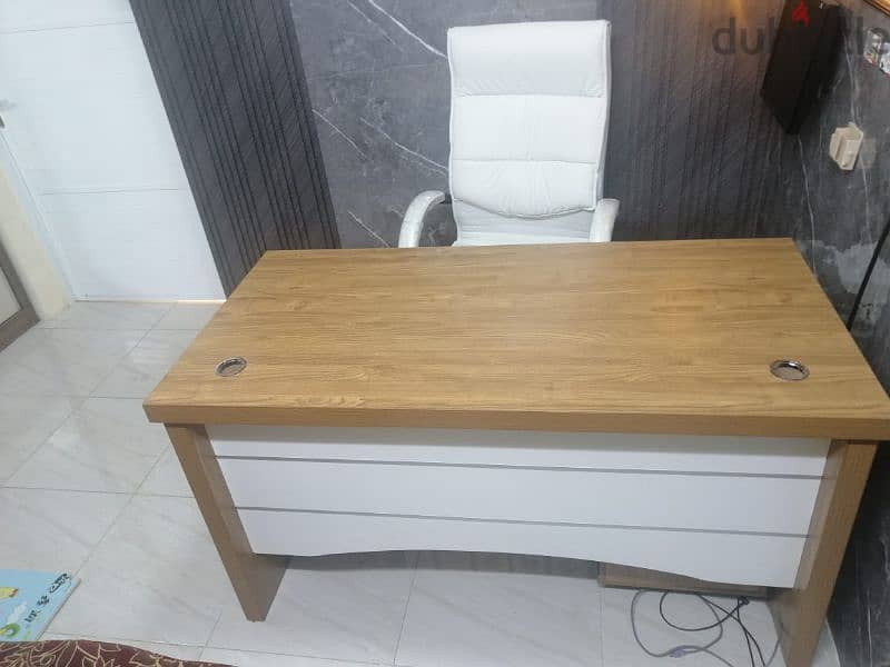 office table and Chair in New Condition 2