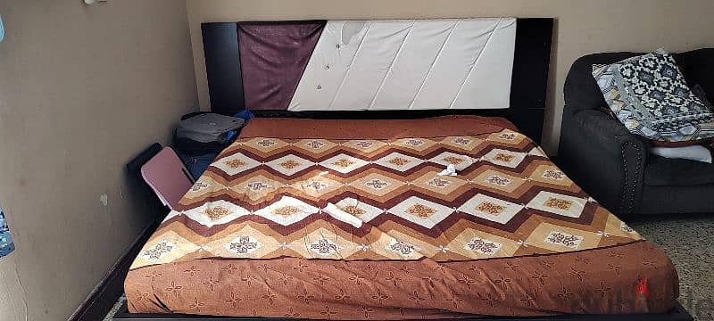 king size bed with mattress with side lighting system 2