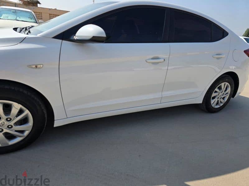 Hyundai Elantra 2017 1