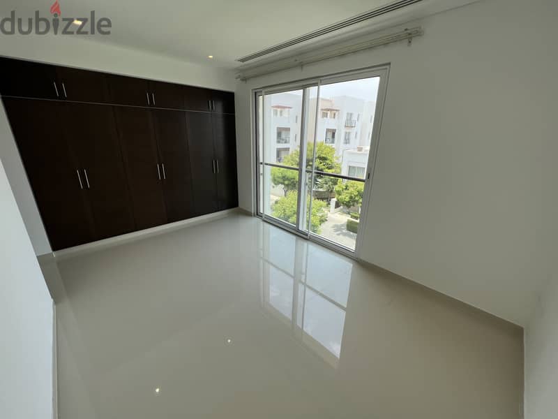 2 Bedroom Apartment for Rent in Al Mouj 6