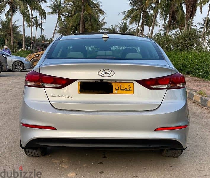 Hyundai Elantra 2018 4