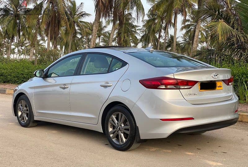 Hyundai Elantra 2018 6