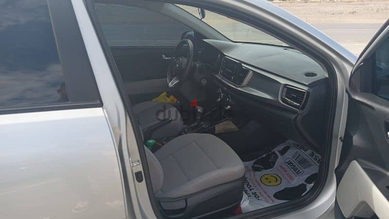 Kia Rio GCC Oman car 3