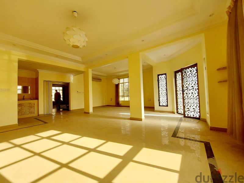 "SR-MH-662  Premium Quiet Villa to Let in Al Mawaleh South 1