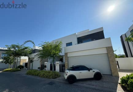 3 + 1 BR Stunning Villa in Al Mouj