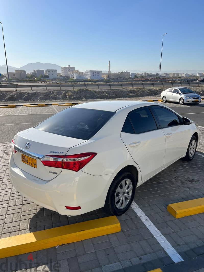 Toyota Corolla 2015 XLi Oman Car,No Accident,Service from Toyota 3