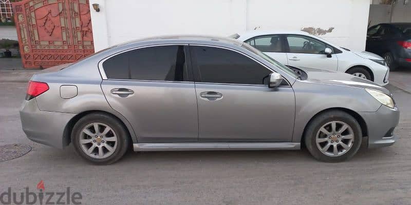 Subaru Legacy 2011 4