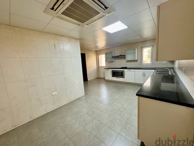 3+1 BR lovely villa with big back yard garden at muscat hills muscat 10