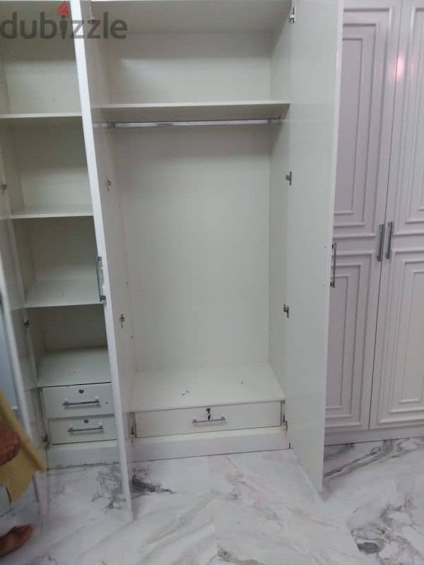 6 door cupboard 4