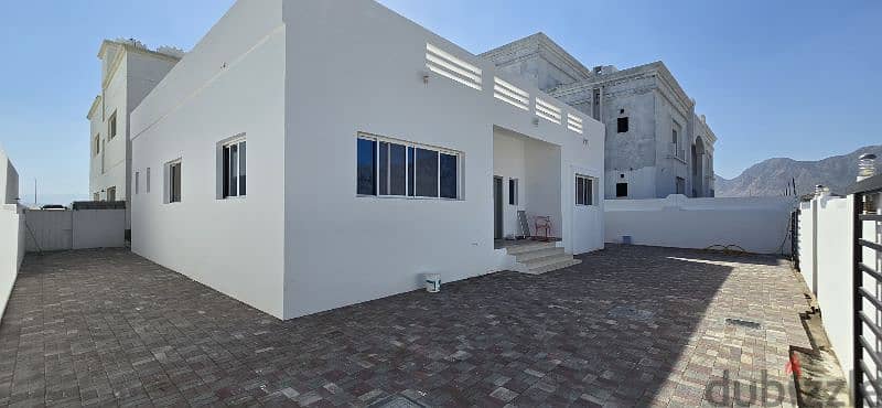 beautiful big 4 room villa for long term rental or short term rentals 0