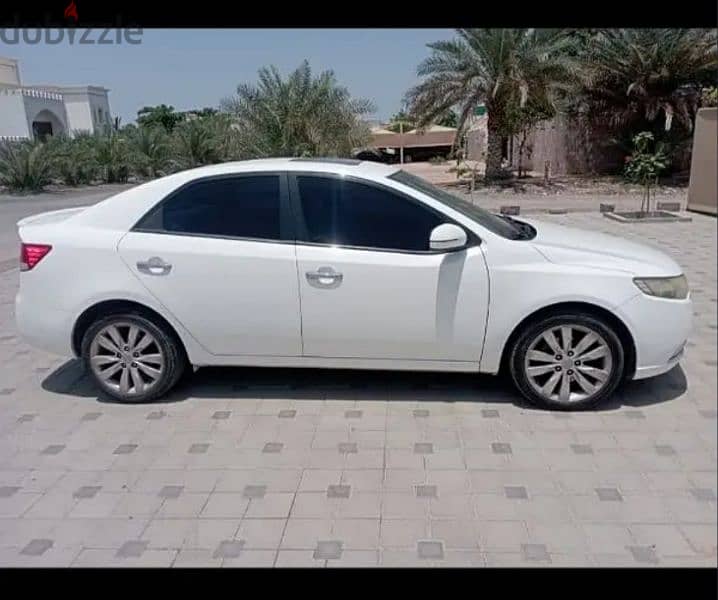 Kia Cerato 2012 with sunroof 3