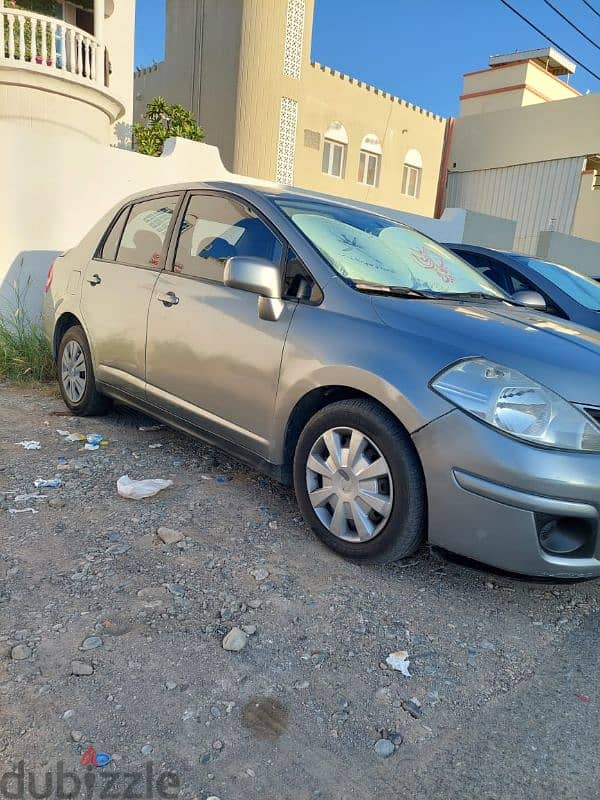 Nissan Tiida 2011 8