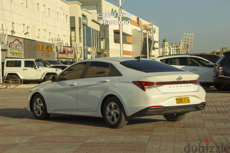 Hyundai Elantra 2021 9