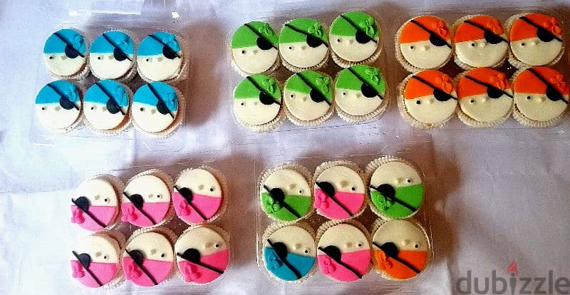 customised cupcakes 0