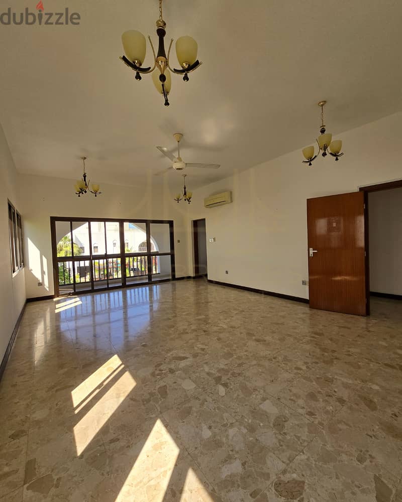 AL QURUM | SPACIOUS 3+1BR COMPOUND VILLA FOR RENT 2