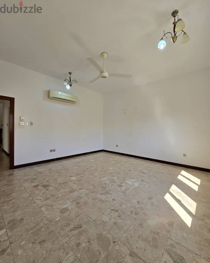 AL QURUM | SPACIOUS 3+1BR COMPOUND VILLA FOR RENT 6