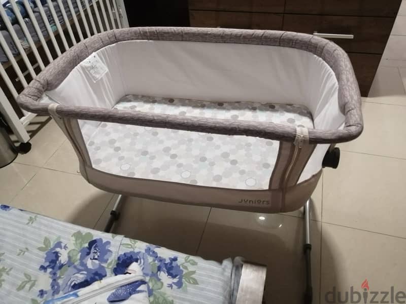 Junior Bassinet (almost new condition) 1