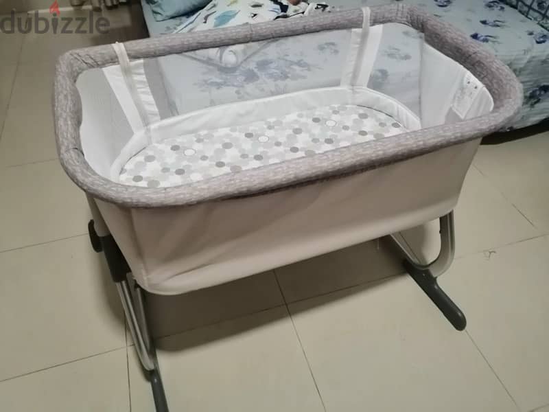 Junior Bassinet (almost new condition) 3