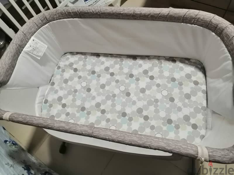 Junior Bassinet (almost new condition) 5