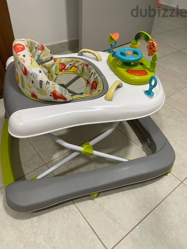 baby walker in a very good condition 2