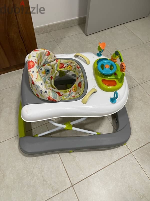 baby walker in a very good condition 3