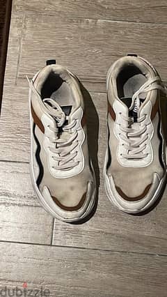 branded used men’s shoe 0