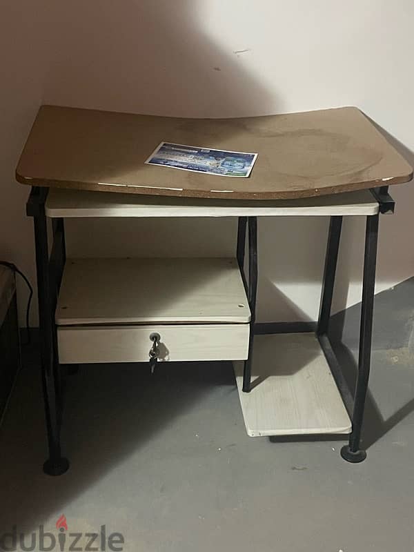 used computer table 0